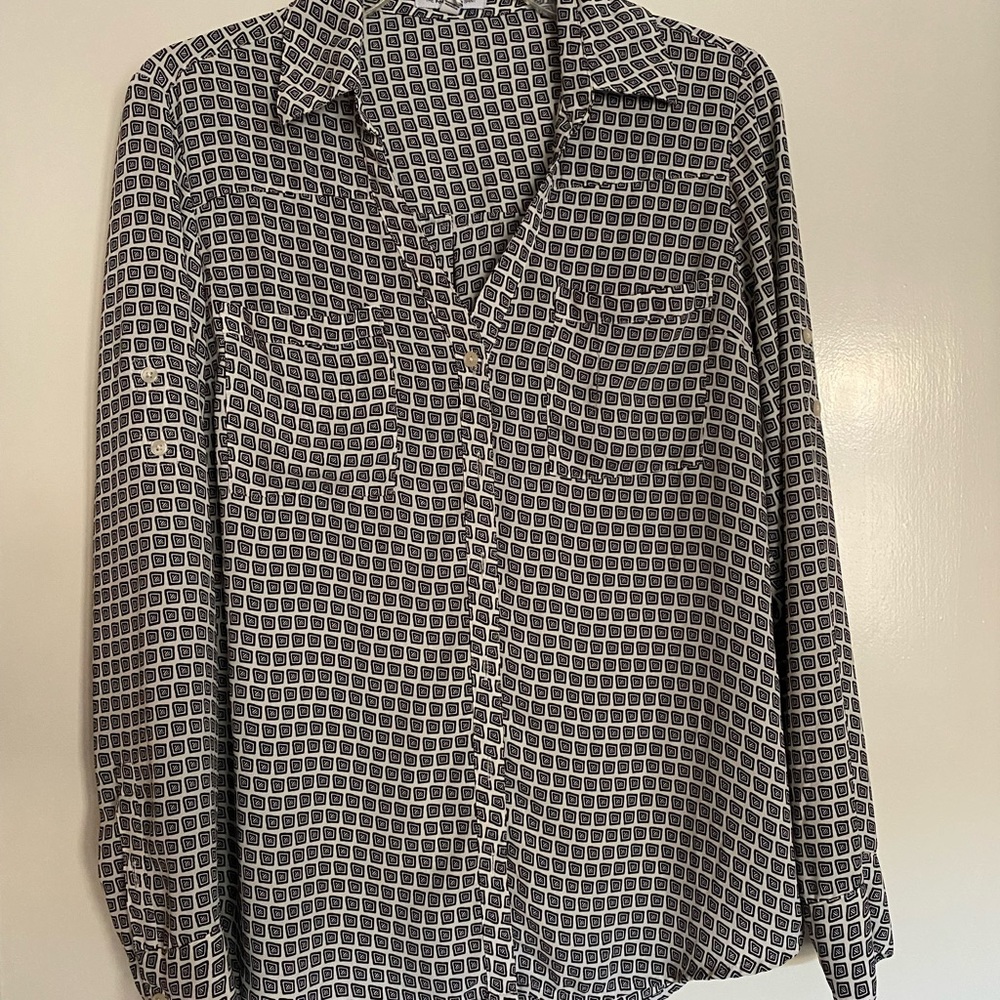 black and white patterned shirt